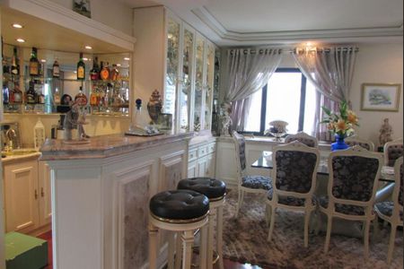 Apartamento à venda com 204m², 3 quartos e 3 vagas