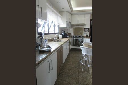 Apartamento à venda com 204m², 3 quartos e 3 vagas