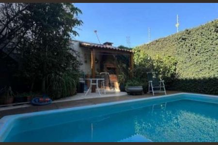 Casa à venda com 350m², 4 quartos e 4 vagas