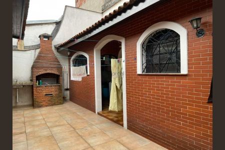 Casa à venda com 211m², 3 quartos e 4 vagas