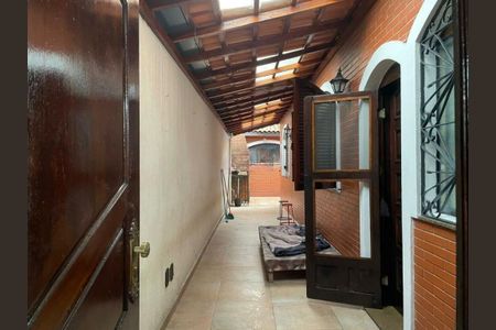 Casa à venda com 211m², 3 quartos e 4 vagas