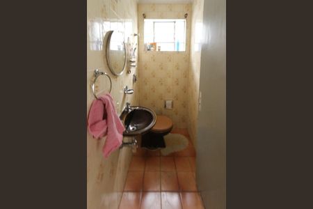 Casa à venda com 161m², 3 quartos e 2 vagasLavabo