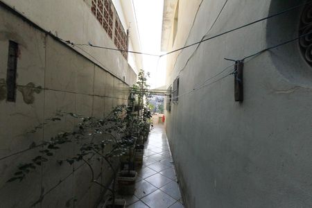 Casa à venda com 161m², 3 quartos e 2 vagasCorredor Lateral