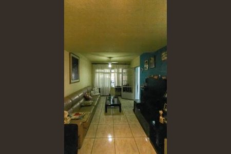 Casa à venda com 161m², 3 quartos e 2 vagasSala