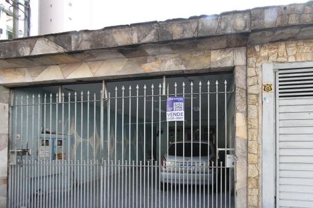 Casa à venda com 161m², 3 quartos e 2 vagasFachada