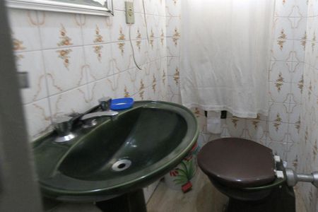 Casa à venda com 161m², 3 quartos e 2 vagasBanheiro Social