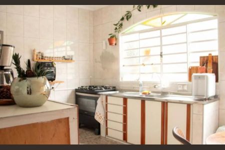 Casa à venda com 90m², 2 quartos e 3 vagas