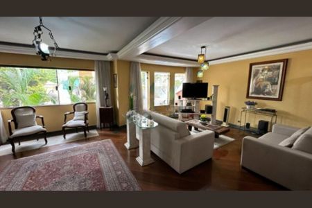 Casa à venda com 340m², 3 quartos e 6 vagas