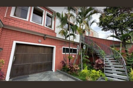 Casa à venda com 340m², 3 quartos e 6 vagas