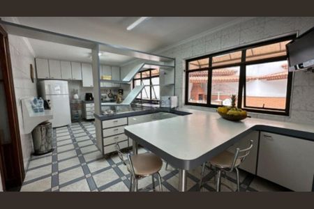 Casa à venda com 340m², 3 quartos e 6 vagas