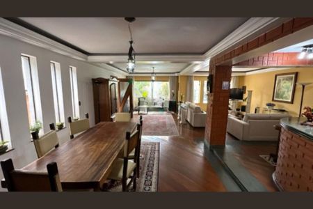 Casa à venda com 340m², 3 quartos e 6 vagas