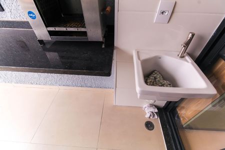 Apartamento à venda com 44m², 2 quartos e 1 vaga Apartamento à venda com 44m², 2 quartos e 1 vagaÁrea de Serviço