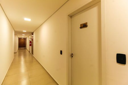 Apartamento à venda com 44m², 2 quartos e 1 vaga Apartamento à venda com 44m², 2 quartos e 1 vagaPorta
