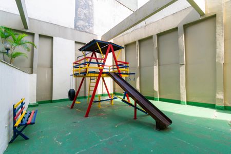 Apartamento à venda com 117m², 3 quartos e 2 vagas Apartamento à venda com 117m², 3 quartos e 2 vagasÁrea comum - Playground