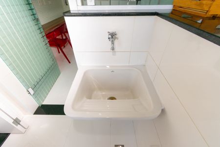 Apartamento à venda com 117m², 3 quartos e 2 vagas Apartamento à venda com 117m², 3 quartos e 2 vagasÁrea de Serviço