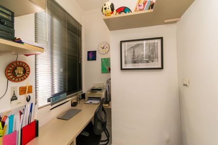 Apartamento à venda com 117m², 3 quartos e 2 vagas Apartamento à venda com 117m², 3 quartos e 2 vagasEscritório