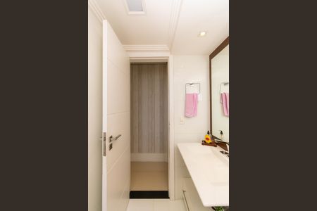 Apartamento à venda com 117m², 3 quartos e 2 vagas Apartamento à venda com 117m², 3 quartos e 2 vagasBanheiro