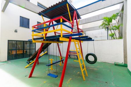 Apartamento à venda com 117m², 3 quartos e 2 vagas Apartamento à venda com 117m², 3 quartos e 2 vagasÁrea comum - Playground