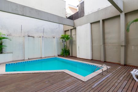 Apartamento à venda com 117m², 3 quartos e 2 vagas Apartamento à venda com 117m², 3 quartos e 2 vagasÁrea comum - Piscina