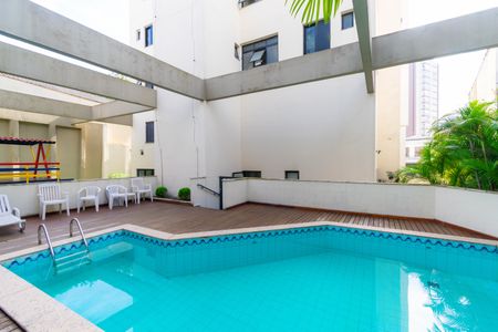 Apartamento à venda com 117m², 3 quartos e 2 vagas Apartamento à venda com 117m², 3 quartos e 2 vagasÁrea comum - Piscina