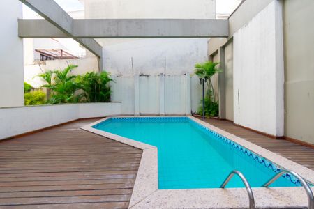Apartamento à venda com 117m², 3 quartos e 2 vagas Apartamento à venda com 117m², 3 quartos e 2 vagasÁrea comum - Piscina