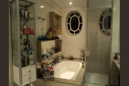 Apartamento à venda com 244m², 4 quartos e 4 vagas