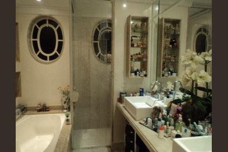 Apartamento à venda com 244m², 4 quartos e 4 vagas