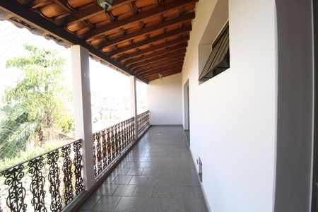 Casa para alugar com 564m², 5 quartos e 4 vagasSuíte 4 Varanda