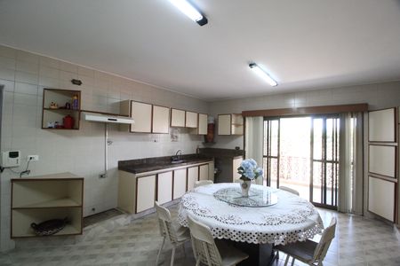 Casa para alugar com 564m², 5 quartos e 4 vagasCozinha