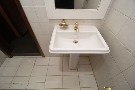 Casa para alugar com 564m², 5 quartos e 4 vagasBanheiro de serviço