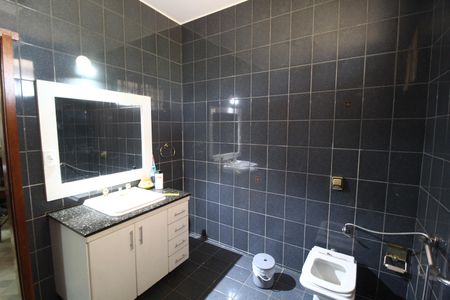 Casa para alugar com 564m², 5 quartos e 4 vagasBanheiro Social