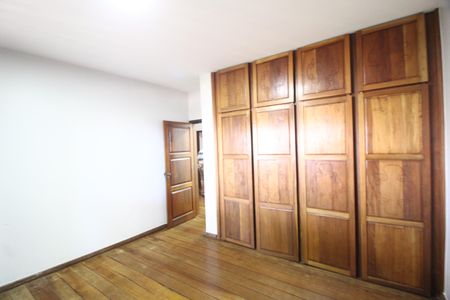 Casa para alugar com 564m², 5 quartos e 4 vagasSuíte 1