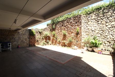 Casa para alugar com 564m², 5 quartos e 4 vagasQuintal