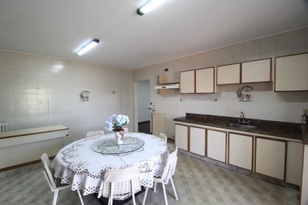 Casa para alugar com 564m², 5 quartos e 4 vagasCozinha