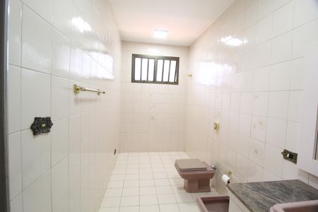 Casa para alugar com 564m², 5 quartos e 4 vagasBanheiro da Suíte 2