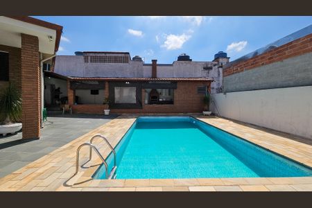 Casa para alugar com 420m², 3 quartos e 4 vagas Casa para alugar com 420m², 3 quartos e 4 vagasQuintal