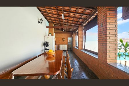 Casa para alugar com 420m², 3 quartos e 4 vagas Casa para alugar com 420m², 3 quartos e 4 vagasÁrea comum - Churrasqueira