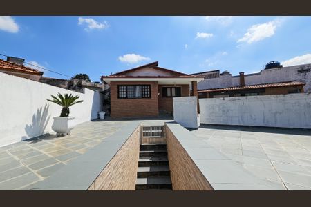 Casa para alugar com 420m², 3 quartos e 4 vagas Casa para alugar com 420m², 3 quartos e 4 vagasQuintal