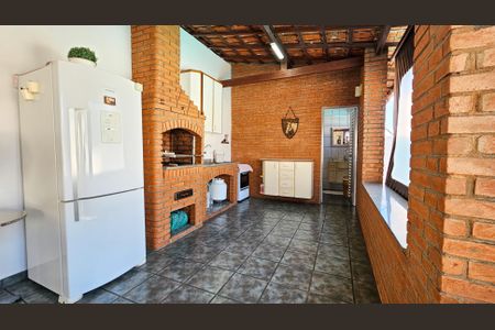 Casa para alugar com 420m², 3 quartos e 4 vagas Casa para alugar com 420m², 3 quartos e 4 vagasÁrea comum - Churrasqueira