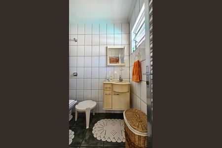 Casa para alugar com 420m², 3 quartos e 4 vagas Casa para alugar com 420m², 3 quartos e 4 vagasBanheiro 2