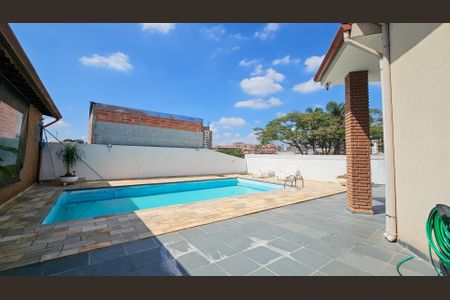 Casa para alugar com 420m², 3 quartos e 4 vagas Casa para alugar com 420m², 3 quartos e 4 vagasQuintal
