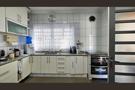 Casa para alugar com 420m², 3 quartos e 4 vagas Casa para alugar com 420m², 3 quartos e 4 vagasCozinha