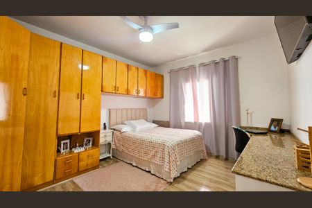 Casa para alugar com 420m², 3 quartos e 4 vagas Casa para alugar com 420m², 3 quartos e 4 vagasQuarto 2