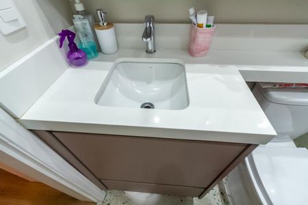 Apartamento à venda com 73m², 2 quartos e 1 vaga Apartamento à venda com 73m², 2 quartos e 1 vagaBanheiro