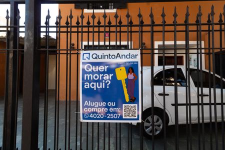 Casa à venda com 140m², 3 quartos e 2 vagasFachada e Plaquinha