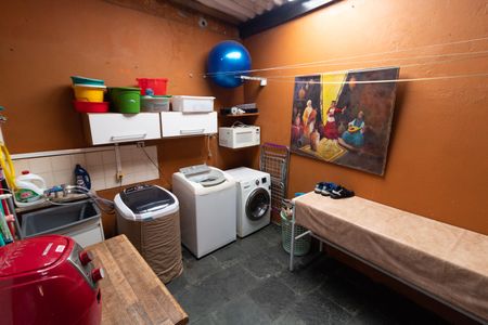 Casa à venda com 140m², 3 quartos e 2 vagasÁrea de Serviço