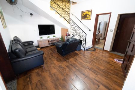 Casa à venda com 140m², 3 quartos e 2 vagasSala