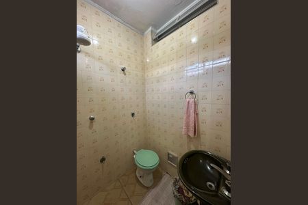 Casa à venda com 170m², 2 quartos e 2 vagasBanheiro da Suíte