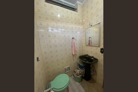 Casa à venda com 170m², 2 quartos e 2 vagasBanheiro da Suíte