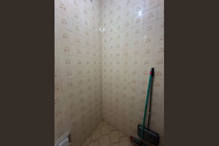 Casa à venda com 170m², 2 quartos e 2 vagasBanheiro